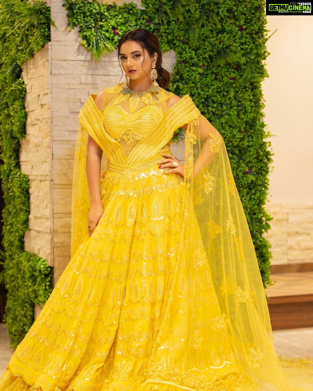 Isha Chawla Instagram - When someone asks me if Iβm ready for the wedding season β¦. ππ . . . . #eshachawla #lehenga #traditionalwear #indianwear #tollywood #indebtedtotheuniverse #lovemylife #wedding #weddingseason