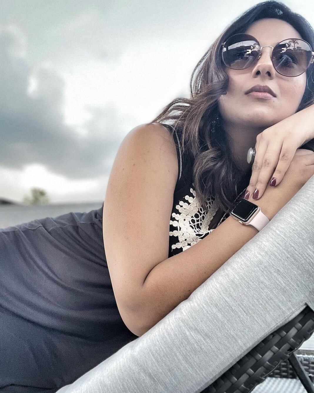 Isha Chawla Instagram - Looking at the upside 🖤 . . . #eshacahwla #tollywood #teluguactress #lonavala #love #black #mausam #weather #winters #gameoftones #darktones #clouds #bythepool #poolside #vacation #holiday #family