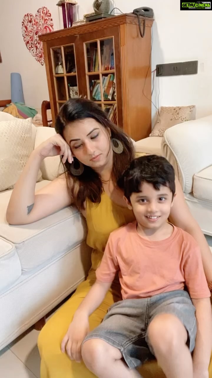 Isha Chawla Instagram - Just so you know that you leave your kids with me at your own risk . 🙈 . . . #veer #mahi #massi #eshachawla #eshachawlareels #funnyreels #comedy #comedyreels