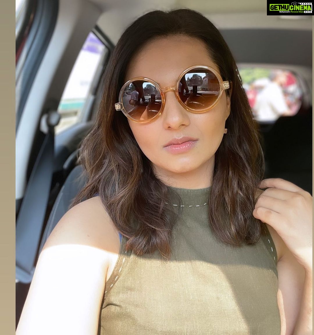 Isha Chawla Instagram - New/Old but new shades found during Diwali cleaning . . I think they look really cool … can’t understand why I didn’t wear them for almost four years 😎 . Maybe that’s why they say kisi ko waqt se pehle kuchh nahin milta … . . #eshachawla #shady #shadybaby #shades #sunnyday #sunnies #browngirl #sunkisses #lostnfound #treasuresoflife #litlejoysoflife #gratitude