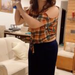 Isha Chawla Instagram - Haha You Fool 😂😂😂🙈 . . . #eshachawla #reels #mahi #mahinmassi #massilove #vellapanti #comedy #tollywoodactress #justforfun #sunday