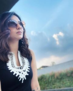Isha Chawla Instagram - Looking at the upside 🖤

.
.
.
#eshacahwla #tollywood #teluguactress #lonavala #love #black #mausam #weather #winters #gameoftones #darktones #clouds #bythepool #poolside #vacation #holiday #family