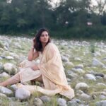 Isha Chawla Instagram - Waadiyaan … ⛰ . . . . #eshachawla #himachal #love #waadiyan #bahaar #paontasahib #pyaar #pahad #teluguactress #tollywood #indian #traditional #gratitude #nature Paonta, Himachal Pradesh, India