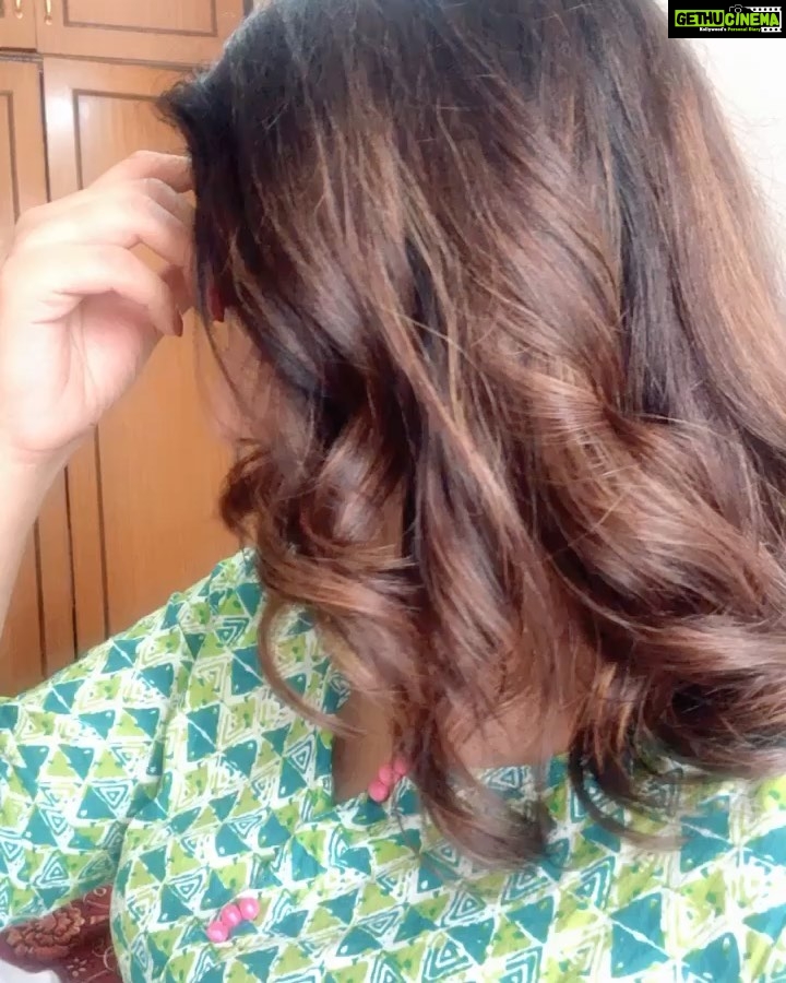 Isha Chawla Instagram - Hello Monday . . . . #eshachawla #monday #newweek #timetogohome #curls #shorthair #eshachawla #teluguactress #tollywood #love #green #indian #gratitude Paonta, Himachal Pradesh, India