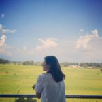 Isha Chawla Instagram - I’m obsessed with the background . . . . #love #green #sunday #vacation #vacations #vacationmode #himachal #haryali #eshachawla #tollywood #tollywoodhotactress #gratitude