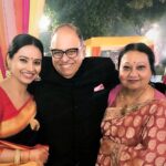 Isha Chawla Instagram - Happy Anniversary Mummy Papa . . . . #maa #papa #eternalbonds #parents #gratitude #love