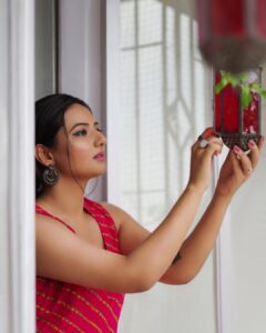 Isha Chawla Instagram - Happy varalakshmi pooja … Happy Onam 💖

📸 - @karteeksivagouni 
.
.
.
.
#eshachawla #pink #onam #love #tollywood #varalakshmi  #varalakshmivratham  #tollywoodactress #indian #festival #diya #gratitude