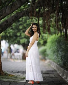 Isha Chawla Instagram - 🤍❤️🤍

📸- @karteeksivagouni 

.
.
.
#eshachawla #white #tollywood #teluguactress #photoshoot #mumbai
