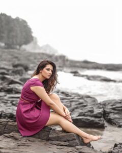 Isha Chawla Instagram - Last and my favourite from this lot .💖
.
.
.
📸- @karteeksivagouni 
#photomaker #pink #eshachawla #esha #tollywood #beach #beachside #beachvibes #gameoftones #love #monsoon #sagarkinare #heart #love #photography #shootlife #photoshoot #mumbai #gratitude #pyaar #happiness