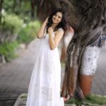 Isha Chawla Instagram - 🤍❤️🤍 📸- @karteeksivagouni . . . #eshachawla #white #tollywood #teluguactress #photoshoot #mumbai
