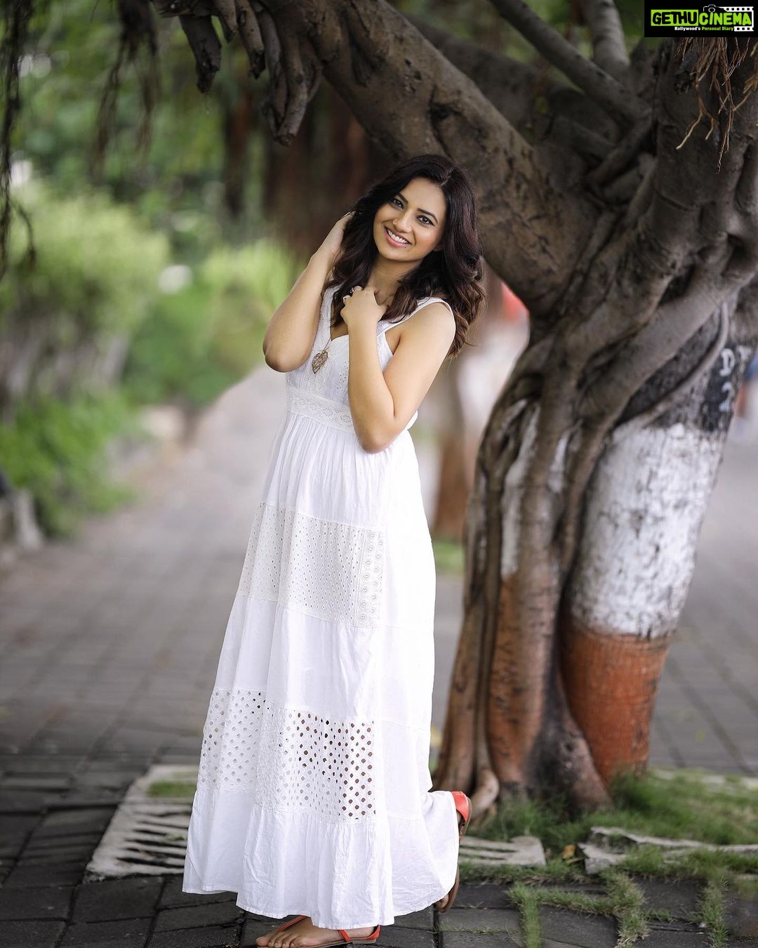 Isha Chawla - 14K Likes - 🤍❤️🤍
📸- @karteeksivagouni
.
.
.
#eshachawla #white #tollywood #teluguactress #photoshoot #mumbai