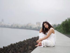 Isha Chawla Instagram - Stay calm till it’s your turn … Then be STORM 🌊 

.
📸- @karteeksivagouni 
.
.
.
#white #waves #bythesea #seaside #eshachawla #tollywood #tollywood #sea #storm #photoshoot #photoideas #gameoftones #bombay #mumbai #love #rainstorm #rains #bythebeach #bythebay #gratitude #shootday #calm #happiness