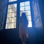 Isha Chawla Instagram - Love from Paris . 🖤 . . . #eshachawla #paris #parisfrance #solotravel #vacation Palais du Louvre
