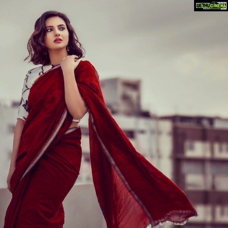 Isha Chawla Instagram - Happy Navratri . . Worshipping Maa shailaputri today . Colour of the day is red Happy Ugadi Happy gudi padva Happy Baisakhi Happy Ramadan #jaimatadi #prayers #pooja #navratri #chaitranavratri #red #shailaputri #devi #gratitude #ugadi #pongal #ramadanmubarak #gudipadwa #baisakhi