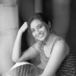 Isha Chawla Instagram - Been away from Bombay for so long .... that this is how I remember it now ... in #blacknwhite #monochrome . . . P.C @karteeksivagouni Made black n white by your’s truly #mumbai #home #coronatime #lockdown #photography #photoshoot #eshachawla #gratitude