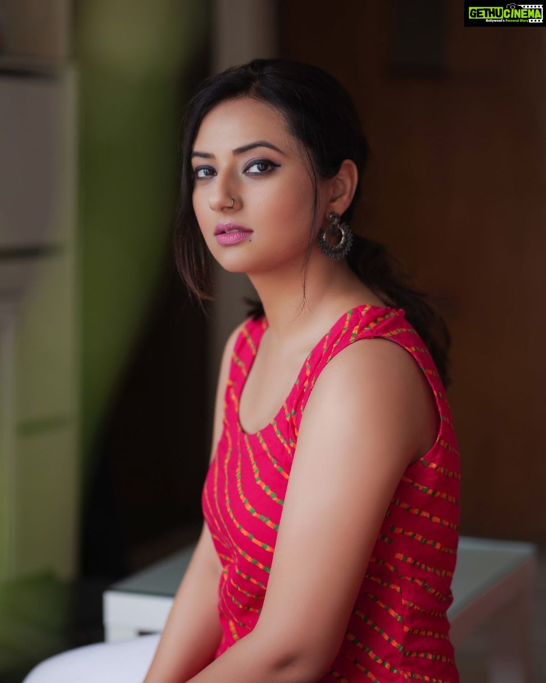 Isha Chawla - 12.6K Likes - 💖
.
.
P.C - @karteeksivagouni
#pink #tollywood #tollywoodactress #eshachawla #photohraphy #photoshoot #summer #lehariya #sundar #desi #indian #gratitude #work #workfromhome