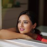 Isha Chawla Instagram - Me looking at 30th March when my quarantine gets over ....💕 . . . #eshachawla#quarentine #quarentinelife #covid_19 #health #healthfirst #sabtheekhojayega #gratitude