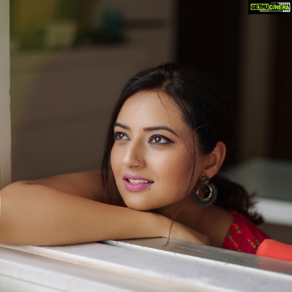 Isha Chawla Instagram - Me looking at 30th March when my quarantine gets over ....💕 . . . #eshachawla#quarentine #quarentinelife #covid_19 #health #healthfirst #sabtheekhojayega #gratitude