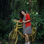 Isha Chawla Instagram - When you don’t know how to ride a bicycle ..... you just pose with it . . P.C @karteeksivagouni Location credit - @hideoutfarmindia . . . #red #eshachawla #tollywood #love #photoshoot #workmode #happiness #gameoftones #gratitude