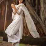 Isha Chawla Instagram - Break into a dance 💃... cause it’s #Lohri .... Happy Lohri and Happy Bhogi P.C - @karteeksivagouni . . . . #lohri #bhogi #festivals #telugu #punjabi #indian #tradition #white #loveforindianwear #indianfood #eshachawla #pyaar #gratitude