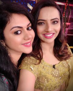 Isha Chawla Instagram - Happy ppl make a happy working space ... always happy to be working with  @kamana10 . Although we didn’t get any time to catch up, but hope we meet again soon 🤗
.
.
.
#eshachawla #tollywood #caah #actors #actorslife #love #lovemyjob #acting #tollywood #happiness #lovemylife #hyderabad