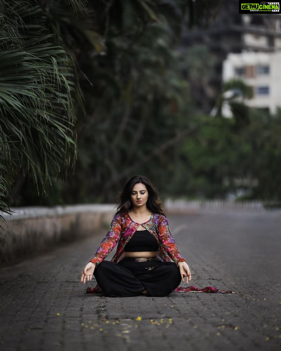 Isha Chawla - 11.2K Likes - Quiet 🤫 the Devil within and there will be calm withOut .
Happy Dussehra
P.C - @karteeksivagouni
.
.
.
.
.
#devilwitjon #dussehra #navratri #pujo #duggadugga #devi #jaimatadi #durgapuja #love #eshachawla #purple #love #indian #traditional #gratitude #pyaar