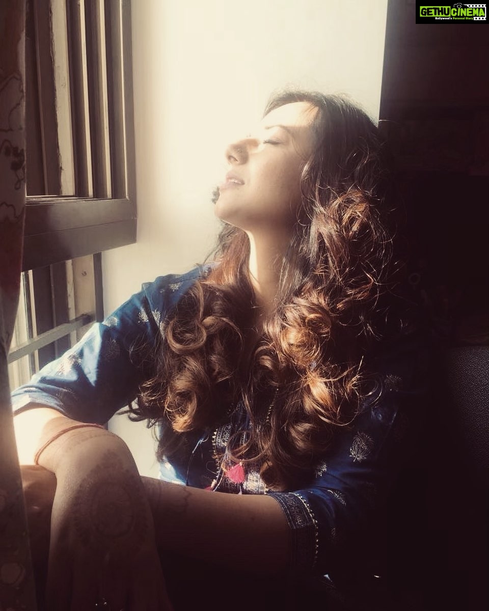 Isha Chawla Instagram - No matter how dark the night , remember the Sun will rise again tomorrow.🧡 . . . #selflove #hope #gratitude #ucan #keepatit #staystrong .