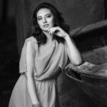Isha Chawla Instagram - Just wondering..... 🤔🤔🤔 . . . . . #eshachawla #blackandwhitephotography #blacknwhitephoto #mood #love #hyderabad #photoshoot
