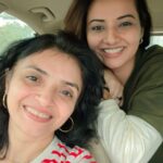 Isha Chawla Instagram - Having a #jhoothahisahi moment with @twiinklesyoga and the OG @paakhi . . . #eshachawla #friends #movies #dosti #jhoothahisahi #nostalgia #arrahman