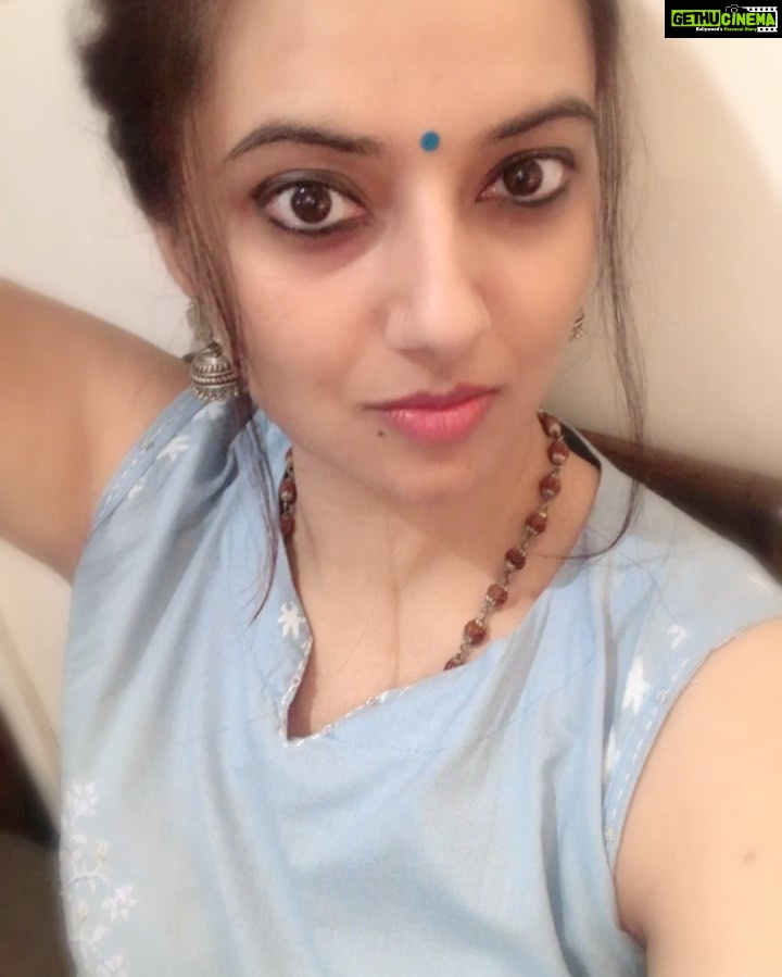 Isha Chawla Instagram - 🙃🙃🙃 .. . . . #indian #bindi #loveforindian #indianwear #ganpatidays #ganpatibappamorya