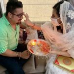 Isha Chawla Instagram - Social distancing waali Rakhi ... 😷 ❤️ #happyrakshabandhan #bhaibhai #bhaibehen #bhaibehenkapyaar #love #family #familytime