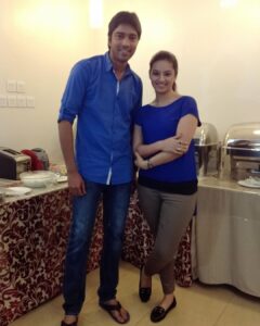 Isha Chawla Instagram - Happiest Birthday to @allari_naresh . Wish you success and happiness always . 
N all the very best for your new film #nandhi 
Well this picture was taken on my birthday and I don’t know why we are colour coordinated but I’m glad we are 💙💙💙
. #coactor #tollywood #actors #jumpjillani
