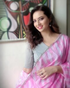 Isha Chawla Instagram - 💝
@prathyushareddy_official 

.
.
.
.
#loveforindian #indianwear #pink #bindi #eshachawla
