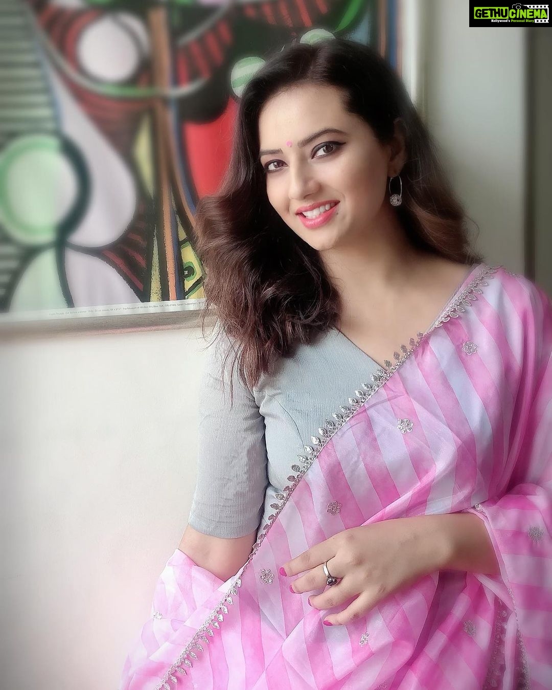 Isha Chawla - 10.8K Likes - 💝
@prathyushareddy_official
.
.
.
.
#loveforindian #indianwear #pink #bindi #eshachawla