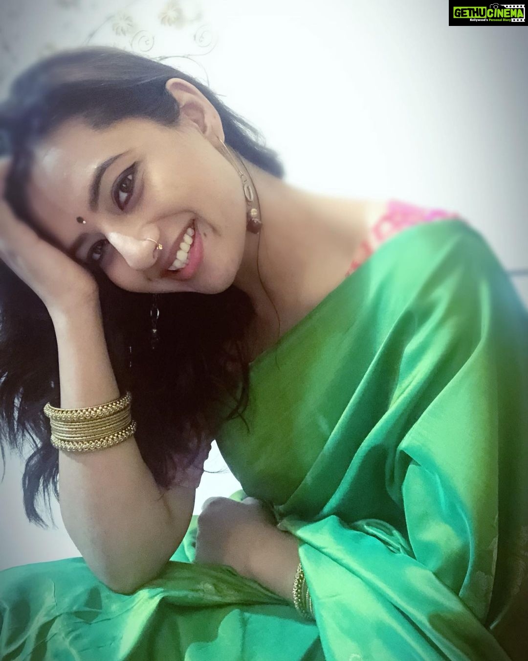 Isha Chawla - 12.8K Likes - Happy Gauri puja ...
.
Happy me ...... wearing a saree and off-course eating all that food in the name of Prasad 🙄🙈.
#ganpati2020 #ganpatibappamorya #parvati #gauripooja #happiness #festive #indian #bindi #chudiyan #kanjivaram #eshachawla #ganeshchaturthi #gauripoojan