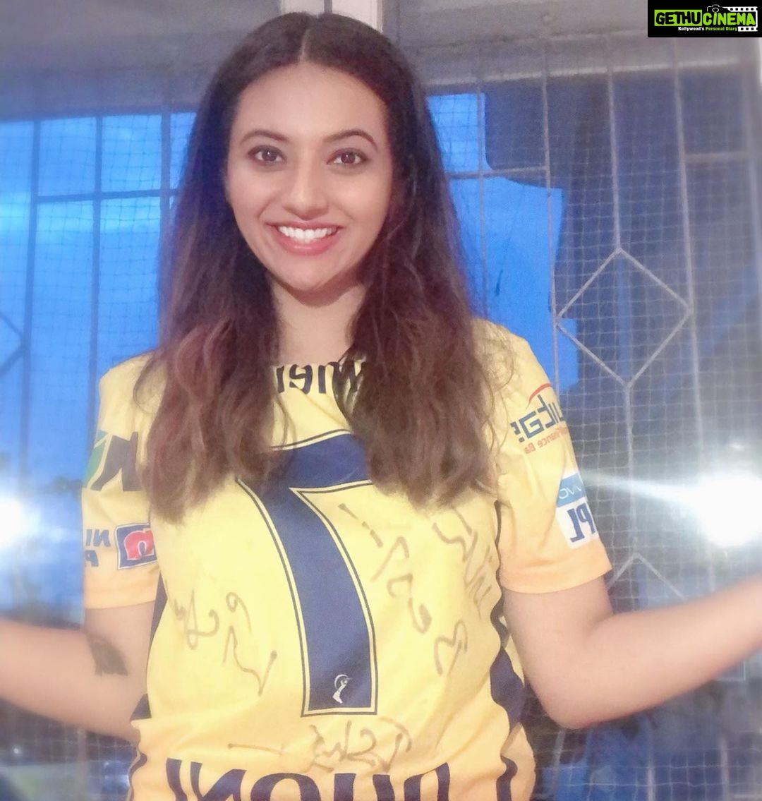 Isha Chawla - 11.7K Likes - Cause it’s @mahi7781 ‘s bday ... 💙💙💙💙
Dhoniiiiii
Dhoniiiiiiiiiii . ...
.
.
.
#fangirl #dhoni #hbddhoni #msdhoni #mahi #captaincool #love #india #cricket