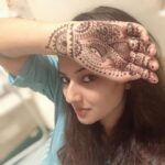Isha Chawla Instagram - When u run out of art supplies ...🙈🙈🙈 HAPPY BAISAKHI ❤️# #quarentinelife #lockdown #mehendi #quarentineart #lockdownart #creative #baisakhi