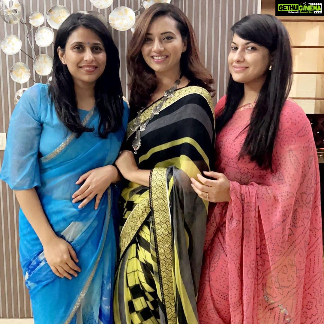 Isha Chawla Instagram - Happy Raksha Bandhan 🤍 . . . #rakshabandhan #love #family #familytime #rakhi #bhai #gratitude