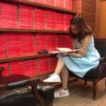Isha Chawla Instagram - Sunday done right ❤️ #kitaabein #sundayisforreading #books