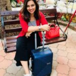 Isha Chawla Instagram - When i got carried away 🙈 by the amazing offer at @giordanoindia #shoppingwithgiordano #giordanoindia#giordanofestiveoffer#festivesale #newcollection You can avail this offer at @luxxuberance @shoppers_stop @centralandme @helioswatches @lifestylestores_
