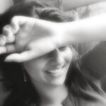 Isha Chawla Instagram - ❤️❤️❤️kisi ki muskuraahaton pe ho nisaar ... kisi ka dard mil sake to le udhar kisi ke waste ho tere dil mein pyar .😘😘😘 love you guys . Thank you for the 150k pyaar ❤️ #instafamily #love #life #happiness #smiles #beauty #selflove #gratitude