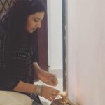 Isha Chawla Instagram - Ummeed ka diya jalta rahe , bas yehi zaroori hai . #ganpatibappamorya #ganpati2019 #ecoganesha #hope #faith #bappa #love #life #gratitude .