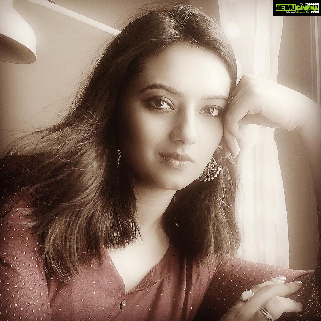 Isha Chawla Instagram - Kuchh khwaab khuli aankhon se dekhe jaate hain .... ❤️❤️❤️ #daydreamer #ishachawla #love #life #pyaar #lovemylife #gratitude