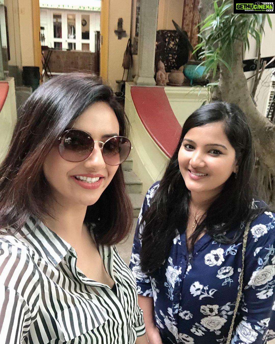 Isha Chawla Instagram - Bestie in town .😍 @bhavanav29 never seen anyone so excited to go to @ikea.india #bff #hyderabad #ikea #monsoon #gratitude