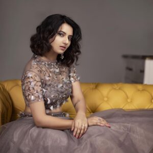Isha Chawla Instagram - Ab kya kahoon . 🤗 #photoshoot #gratitude #lovemyjob #photography #actorslife Makeup n hair - @cozytoglam Photography- @karteeksivagouni Styled by - @rishita.madas Costume - @lekhareddydesigns