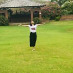 Isha Chawla Instagram - If i could hug the sky 🤗 thank you weather god for this beautiful weather . ❤️ #familytime #beautifulweather #summerbreak #holidays #love #chawlaparivar #gratitude #monsoon