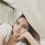 Isha Chawla Instagram - Hmmm... khatm huye aaram ke din , heading home to a house that is getting renovated....😭😭😭 ab mazdoori ke din shuru .🙈 BUT IM ALSO HEADED HOME FOR A VERY SPECIAL REASON , That is to cast my VOTE . Hope you all are also doing what it takes to cast yours .... #chalodilli #delhivoting #letsvotedelhi #myvotemyright #vote #votevotevote #mycountrymypride