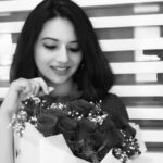Isha Chawla Instagram – Counting my blessings ❤️❤️❤️#flowers #love #gratitude