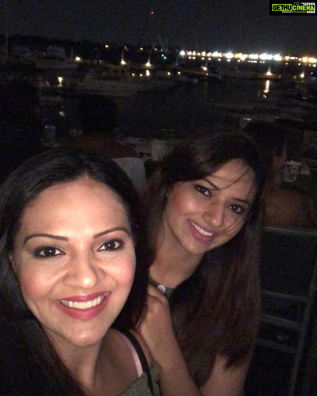 Isha Chawla Instagram - Happy Birthday sister love .... ❤️❤️❤️❤️❤️❤️❤️❤️❤️all amazing people are born in march 😉😘#sisterlove #march #pisces #love