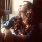 Isha Chawla Instagram - I surrender to the light and let it take me , where I truly belong . I just follow humming a beautiful song. No questions asked . No doubts raised . Universe is my guide whatever course it takes . #sunshine #monday #modaymotivation #happiness #life #happiness #lovemylife #gratitude